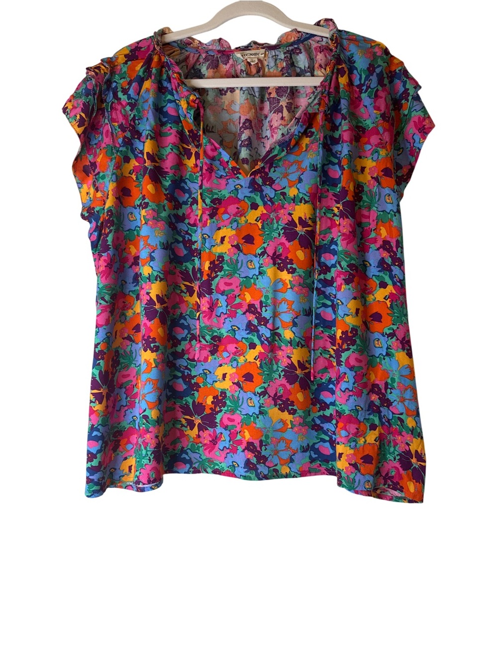 eesome Multi-Color Floral V-Neck Ruffle Cap Sleeve Blouse, size Lg
